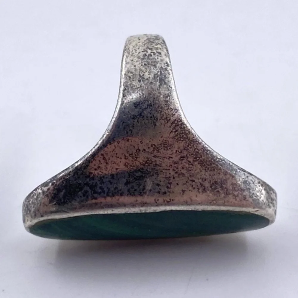 Vintage Sterling Silver Unisex Ring with Oval Malachite Stone